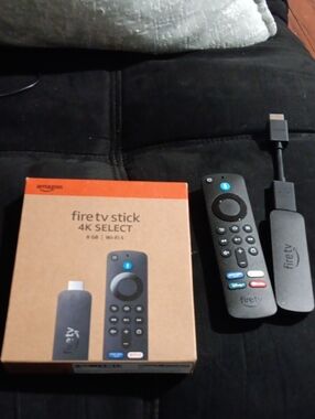 2 BRAND NEW AMAZON FIRE STICKS 2026 MODEL.   1 IN BOX I NOTIN BOX BOTH BRAND NEW